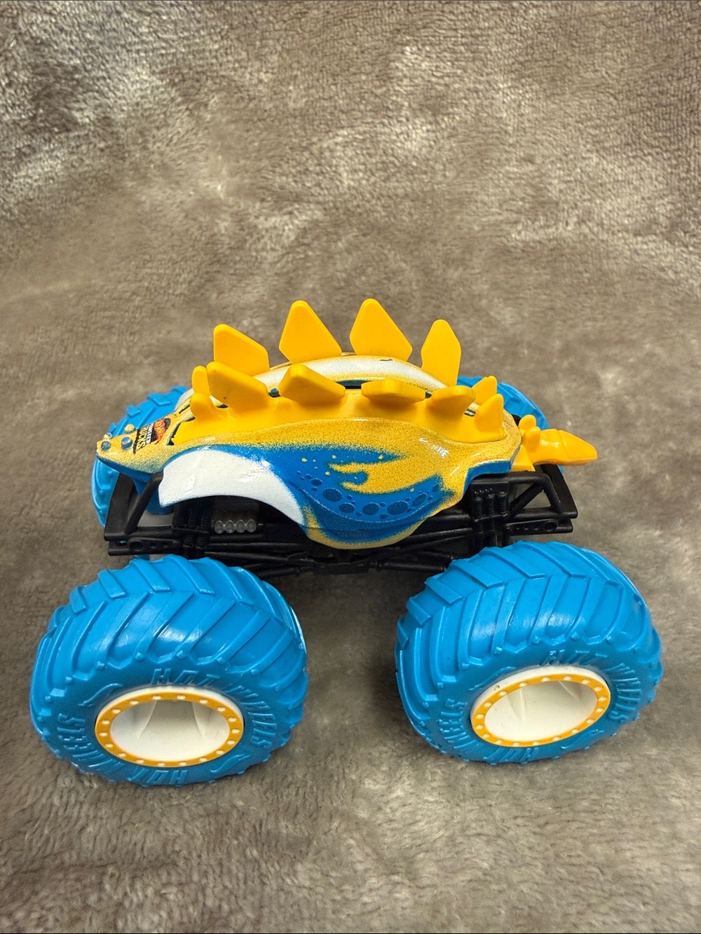 Lot of 3 Hot Wheels Monster Trucks Motosaurus, Hot Wheels, & PPG G - Picture 6 of 8